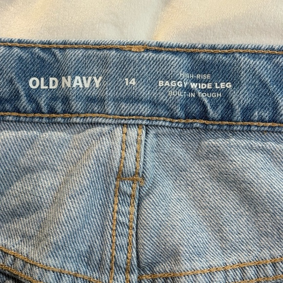 Old Navy High Rise Baggy Wide Leg Jeans Women’s 14 Light Wash Distressed Raw Hem - Picture 6 of 7
